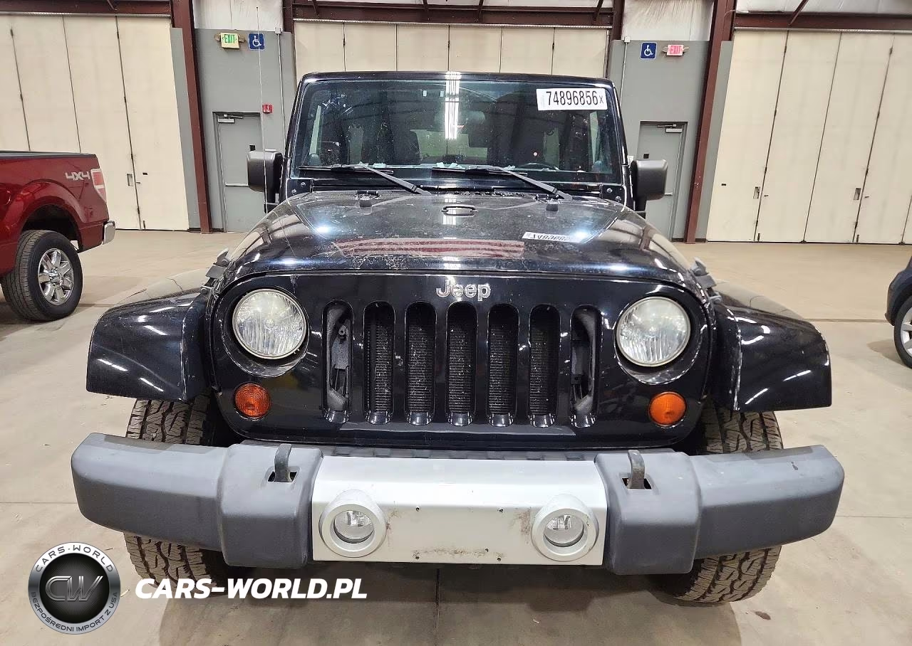 2012 Jeep Wrangler Unlimited Sahara VIN:1C4BJWEG8CL245825 - 5