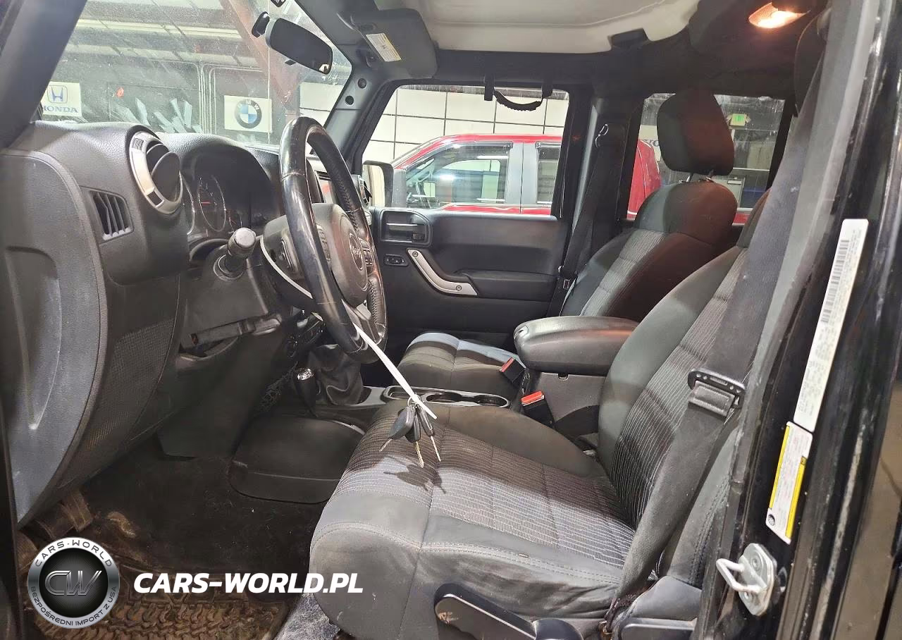 2012 Jeep Wrangler Unlimited Sahara VIN:1C4BJWEG8CL245825 - 7