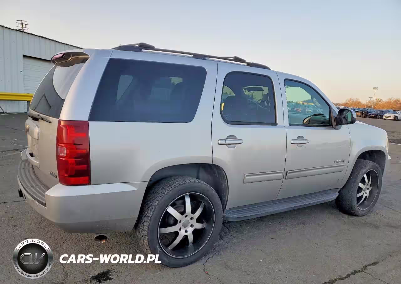2011 Chevrolet Tahoe C1500 Ls VIN:1GNSCAE03BR171359 - 3