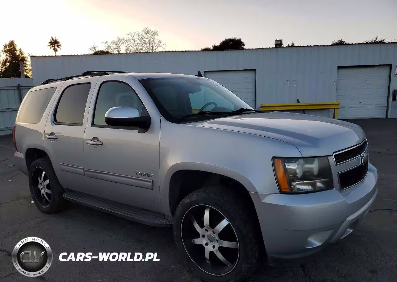 2011 Chevrolet Tahoe C1500 Ls VIN:1GNSCAE03BR171359 - 4