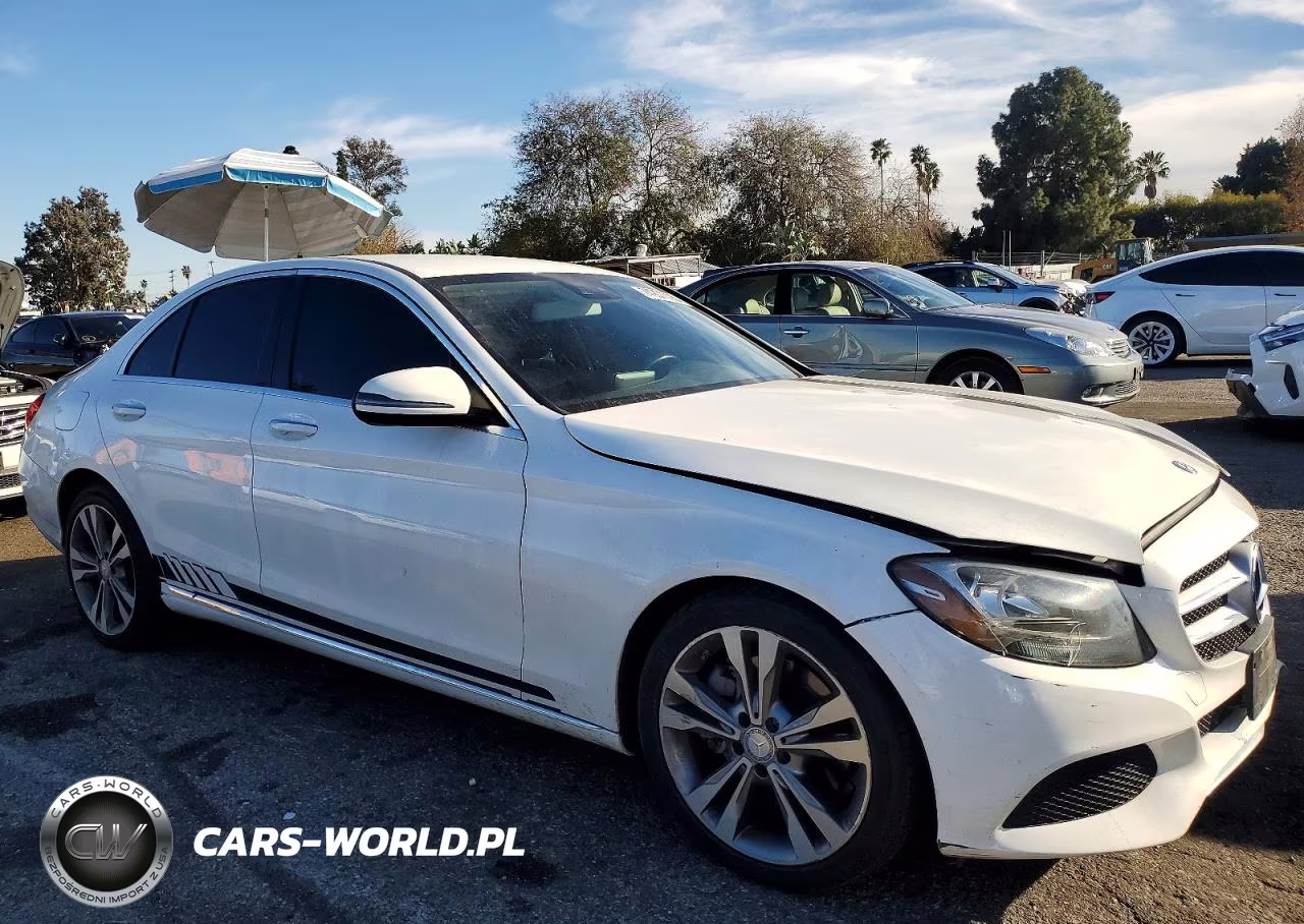 2016 Mercedes-Benz C 300 VIN:55SWF4JB5GU128194 - 4