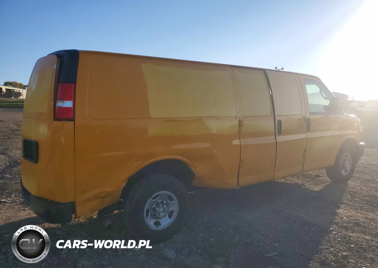 2024 Chevrolet Express G2500 VIN:1GCWGBFP0R1102945 - 3
