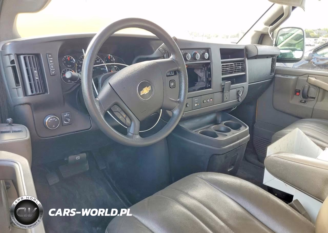 2024 Chevrolet Express G2500 VIN:1GCWGBFP0R1102945 - 8