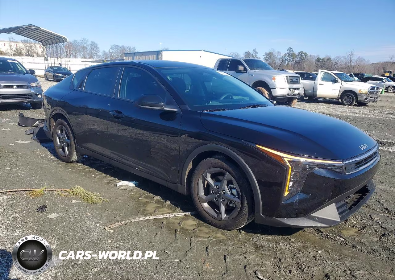 2025 Kia K4 Lxs VIN:3KPFT4DE3SE184035 - 4