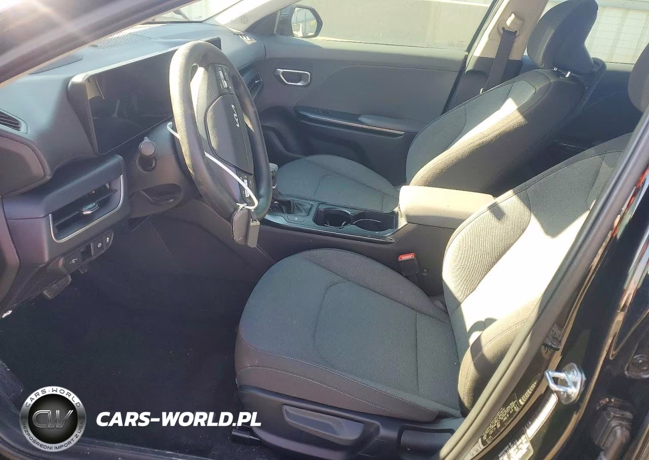 2025 Kia K4 Lxs VIN:3KPFT4DE3SE184035 - 7