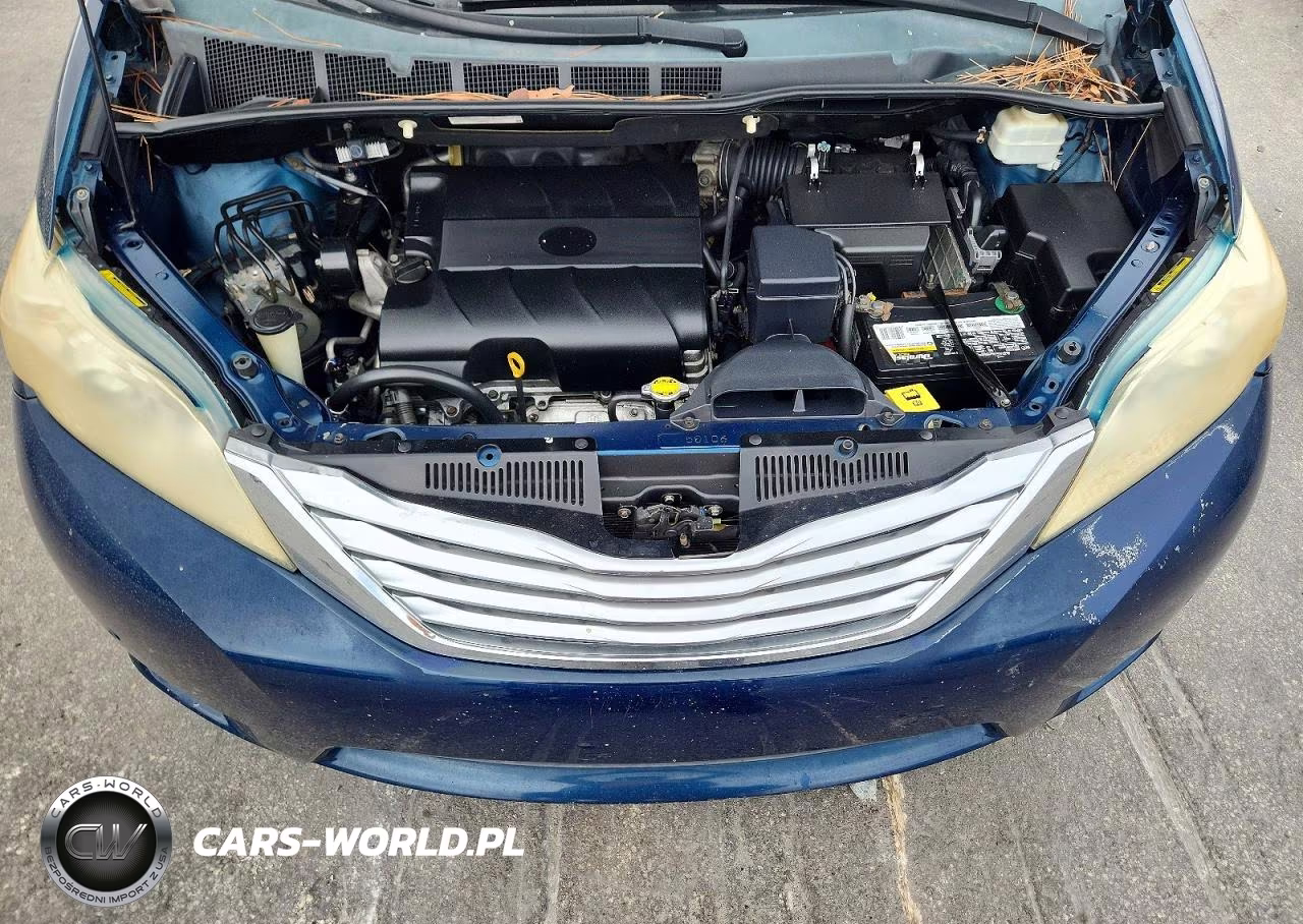 2011 Toyota Sienna Limited 7-Passenger VIN:5TDYK3DC5BS001342 - 12