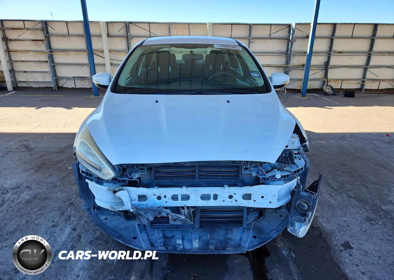 2017 Ford Focus Se VIN:1FADP3F23HL340718 - 5