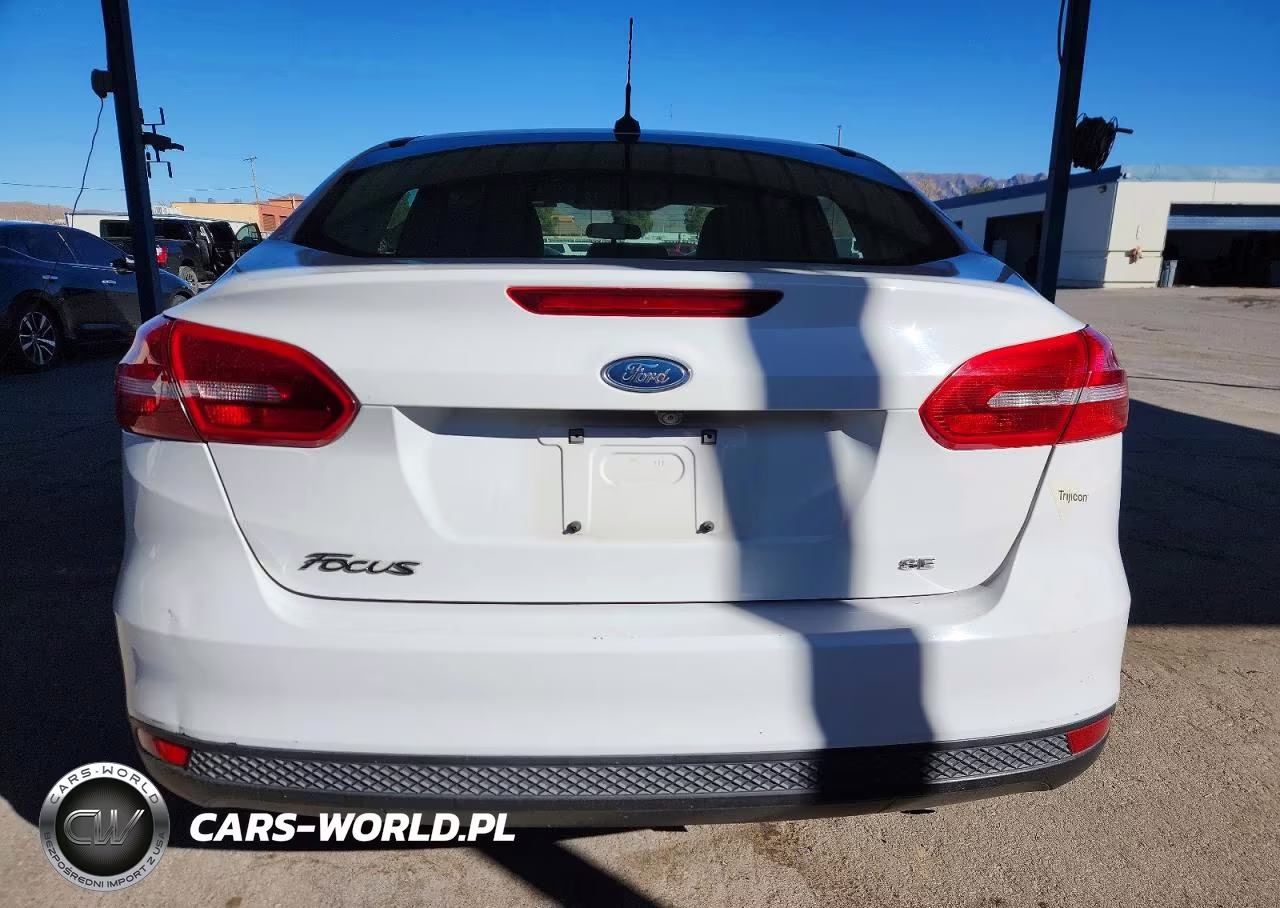 2017 Ford Focus Se VIN:1FADP3F23HL340718 - 6