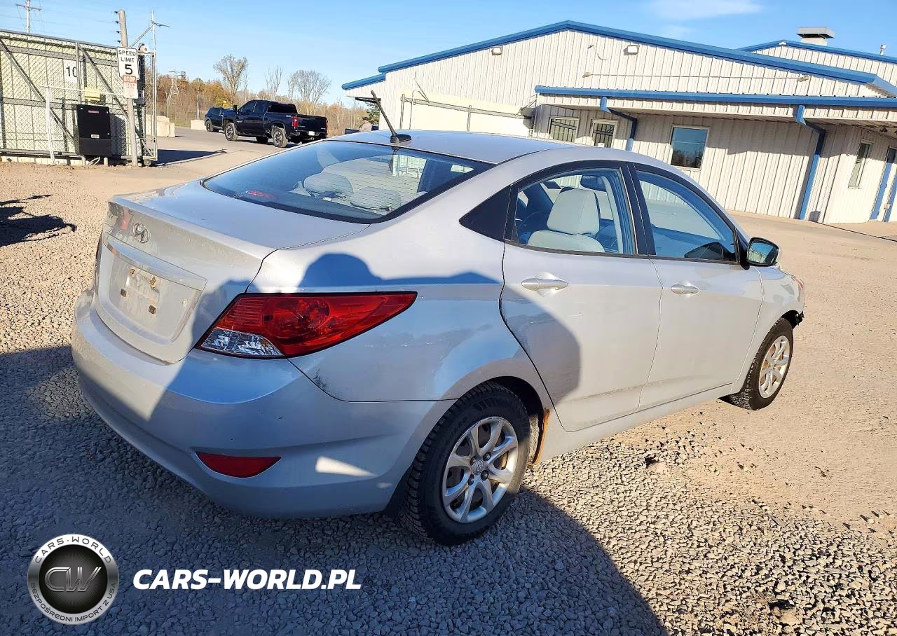 2013 Hyundai Accent Gls VIN:KMHCT4AE6DU317927 - 3