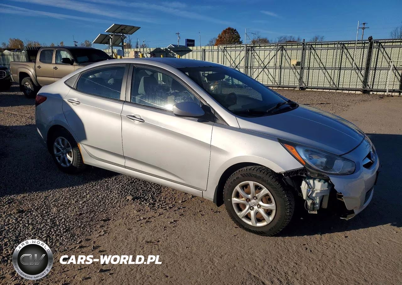 2013 Hyundai Accent Gls VIN:KMHCT4AE6DU317927 - 4