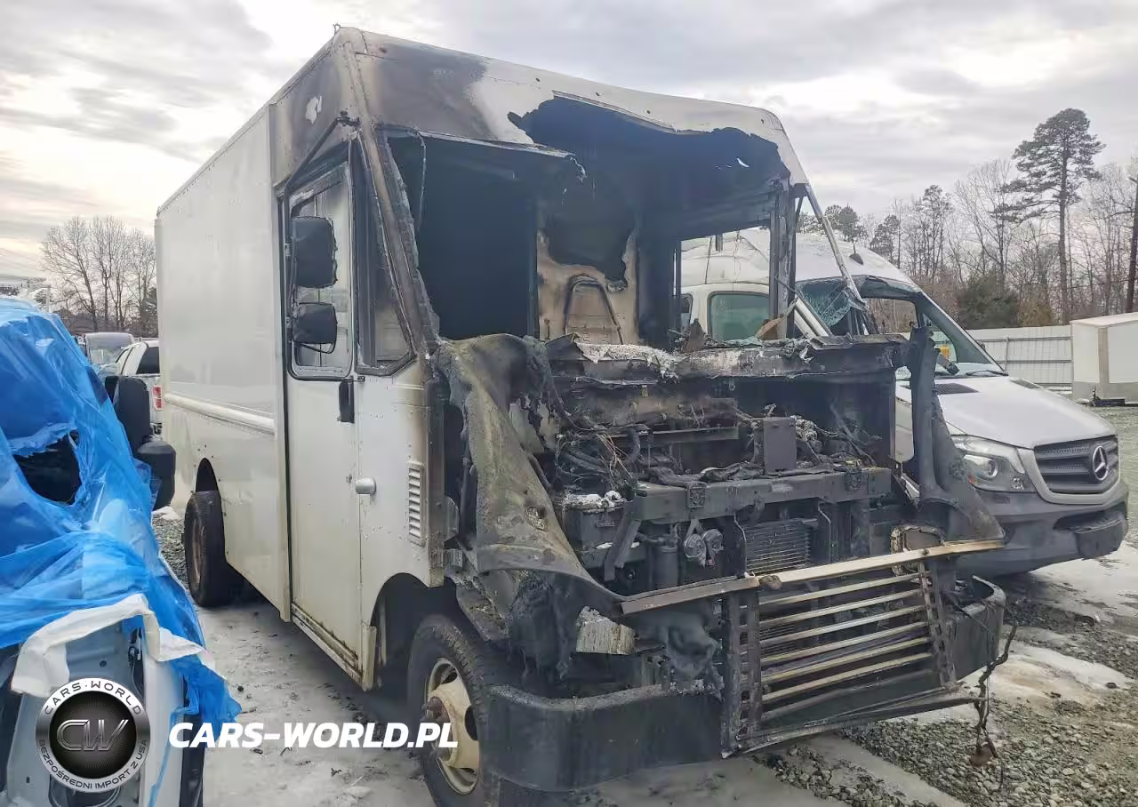 2013 Ford E350 Delivery Truck