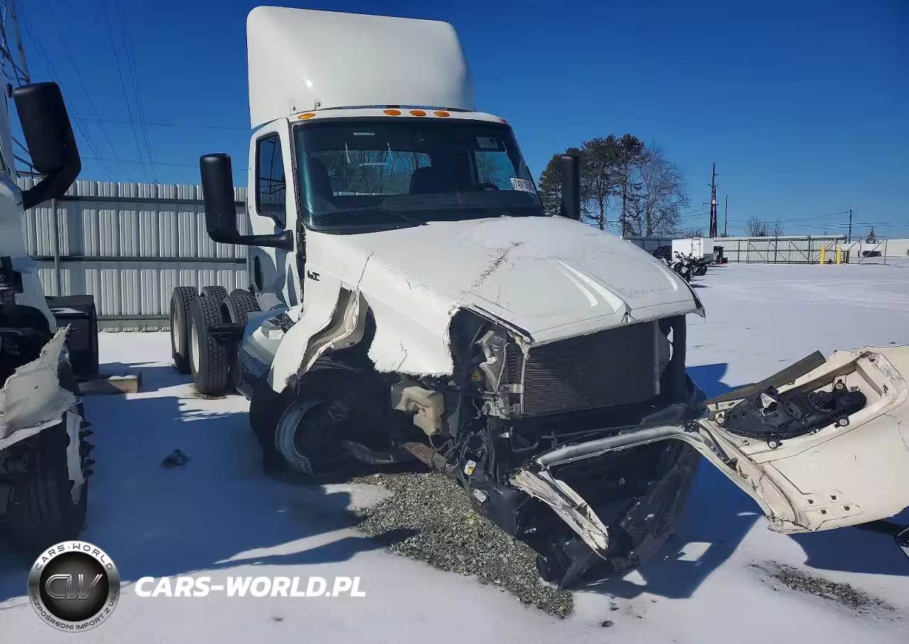 2022 International Lt625