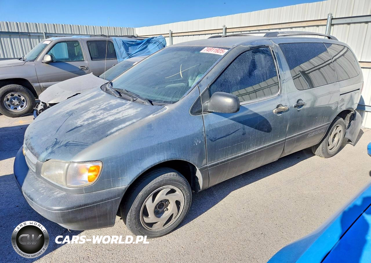 2000 Toyota Sienna Le
