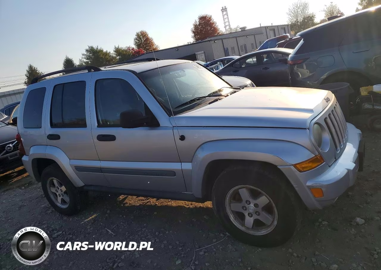 2005 Jeep Liberty Renegade VIN:1J4GL38K85W645331 - 4