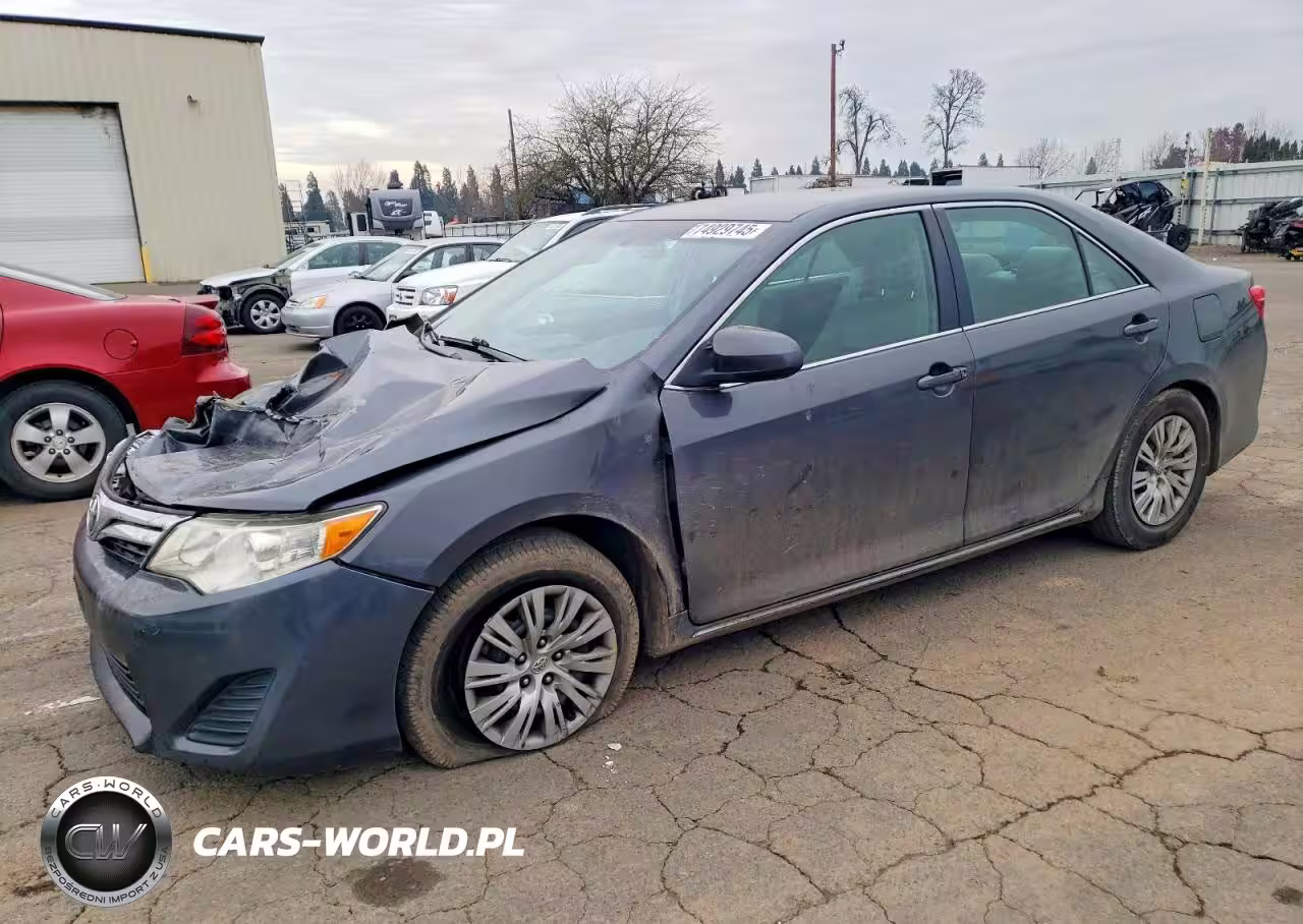 2012 Toyota Camry Base – zdjęcie 1 z 12
