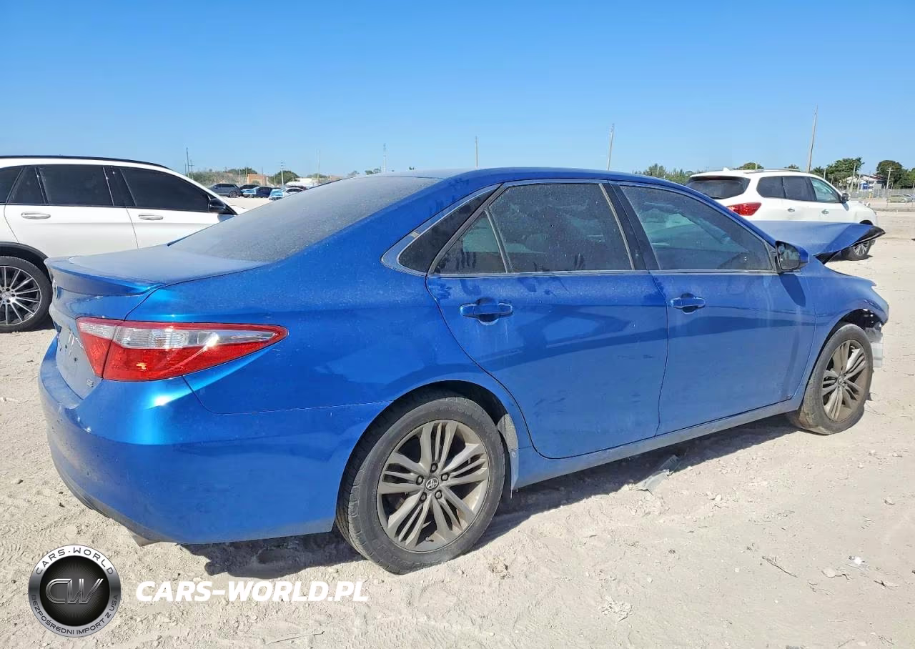 2017 Toyota Camry Se VIN:4T1BF1FK9HU683645 - 3