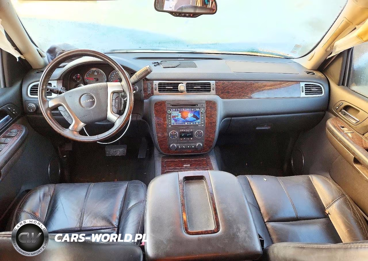 2007 GMC Yukon Denali VIN:1GKFK638X7J182419 - 8