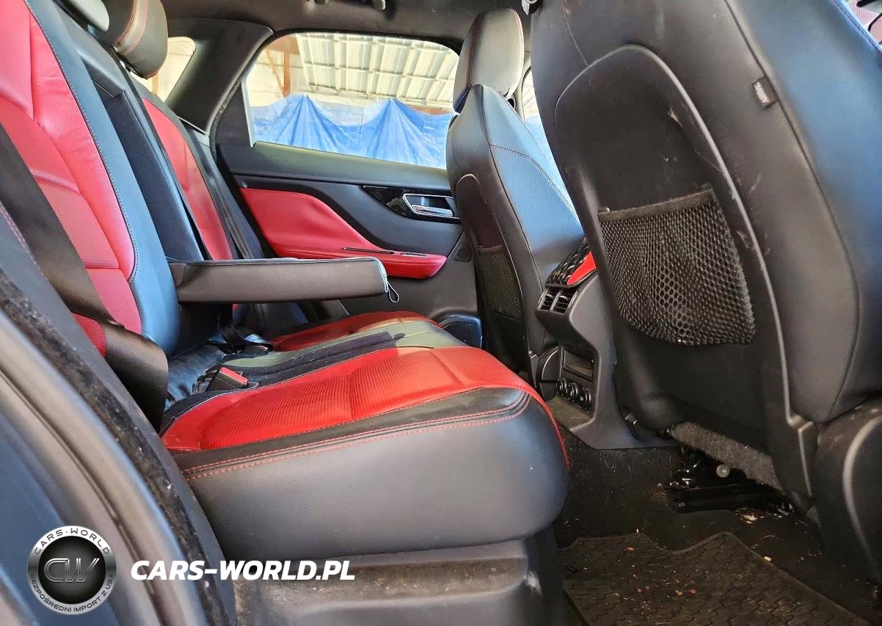 2018 Jaguar F-Pace R - Sport VIN:SADCL2EV4JA243637 - 11
