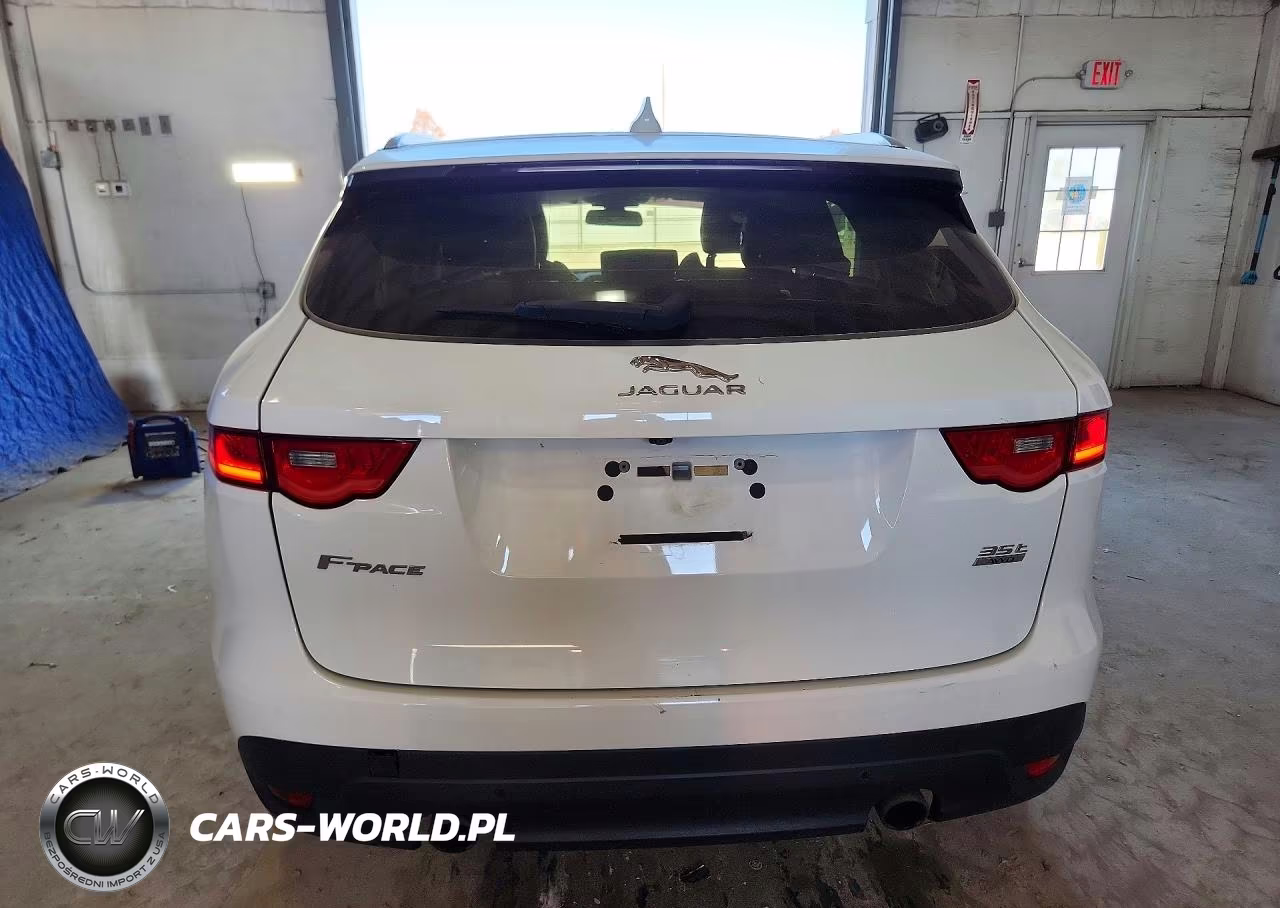2018 Jaguar F-Pace R - Sport VIN:SADCL2EV4JA243637 - 6