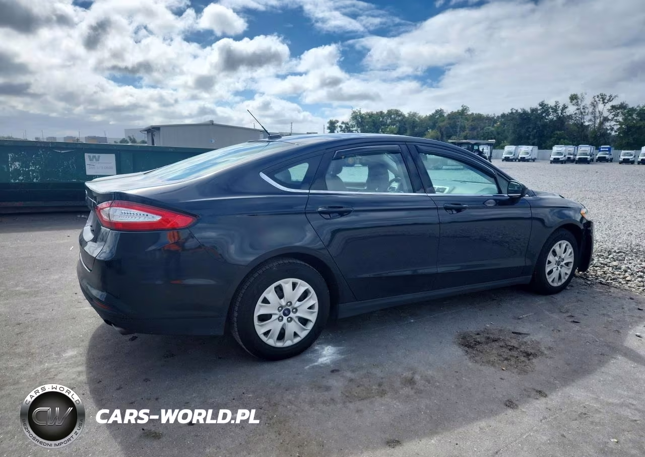2014 Ford Fusion S VIN:3FA6P0G77ER136146 - 3