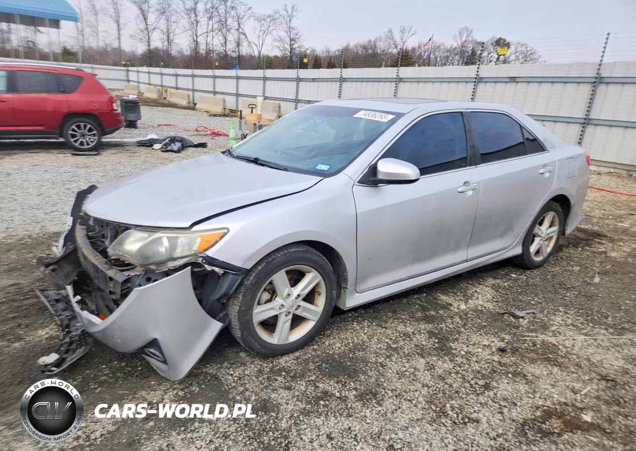 2013 Toyota Camry – zdjęcie 1 z 12