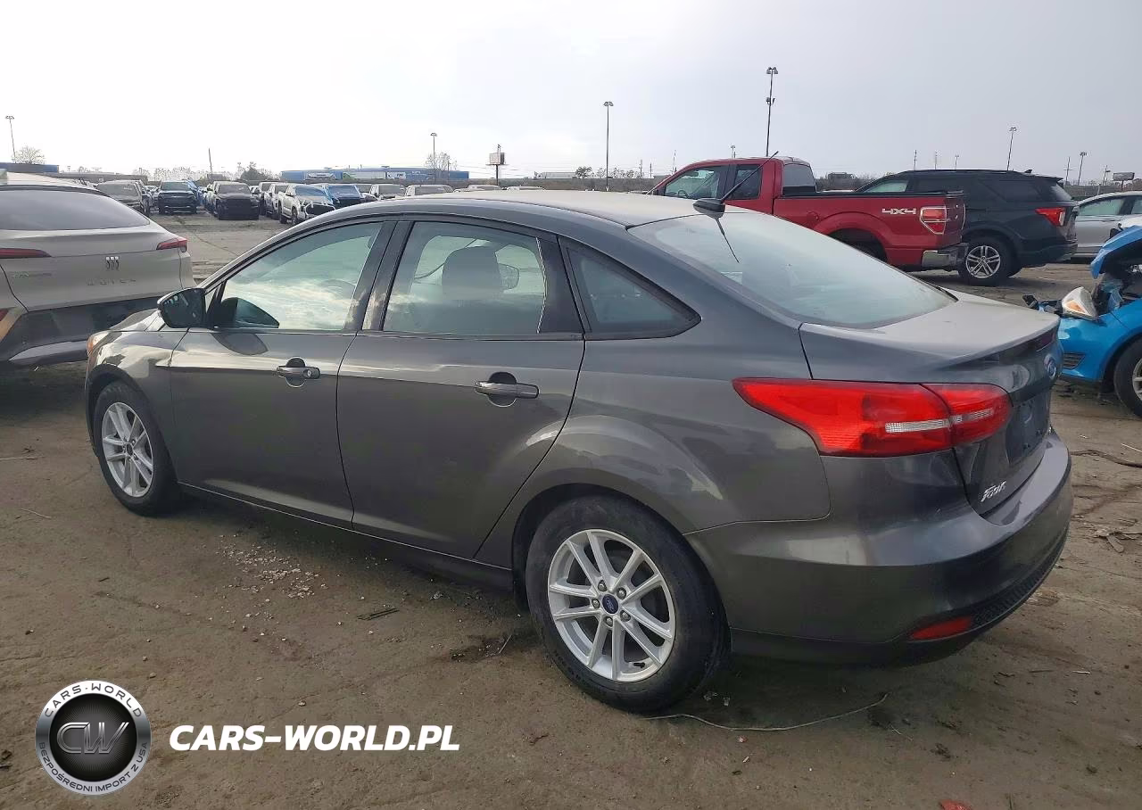 2018 Ford Focus Se VIN:1FADP3F21JL277057 - 2