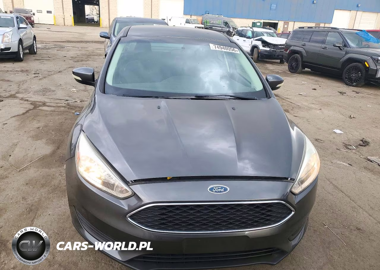2018 Ford Focus Se VIN:1FADP3F21JL277057 - 5
