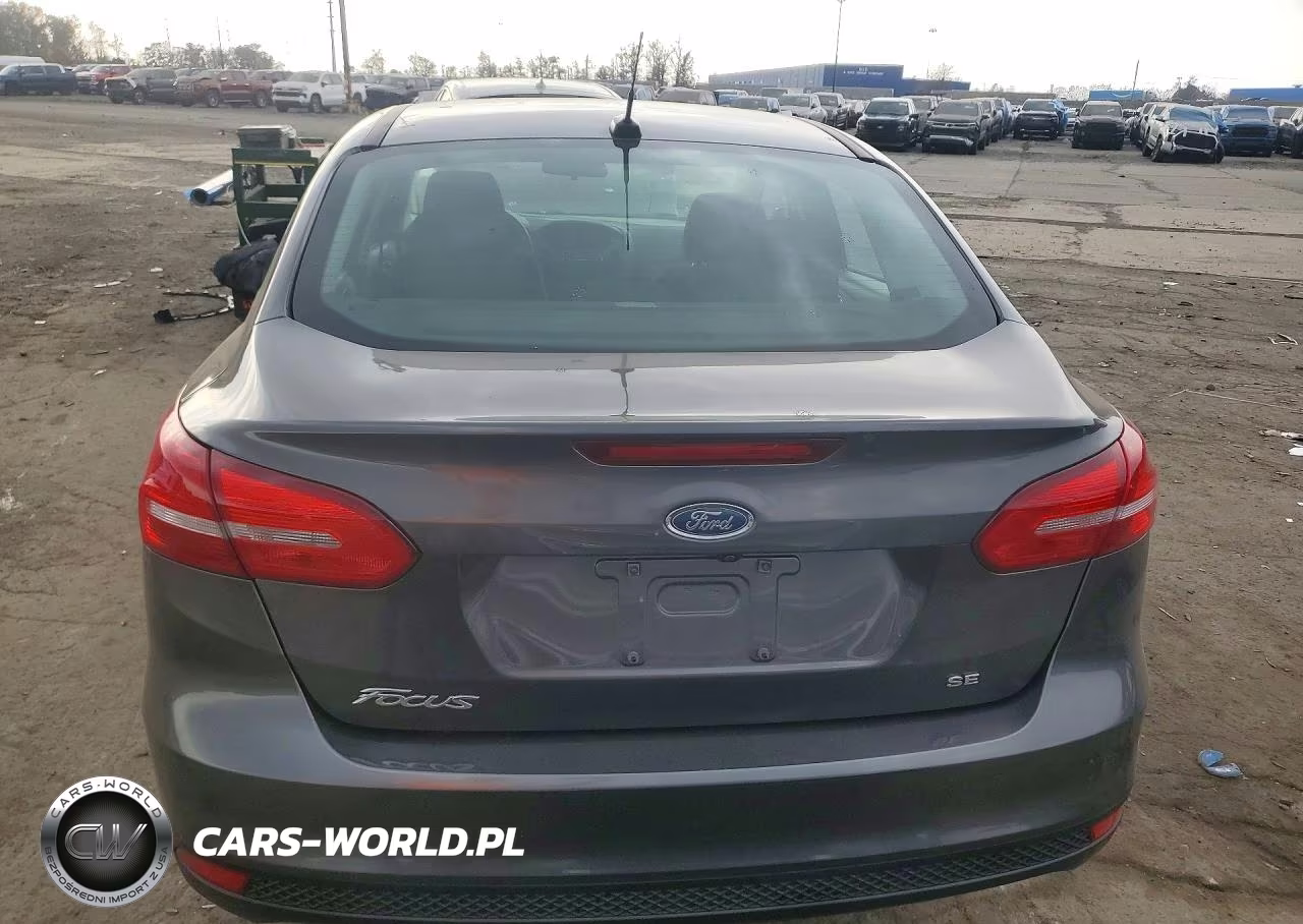 2018 Ford Focus Se VIN:1FADP3F21JL277057 - 6
