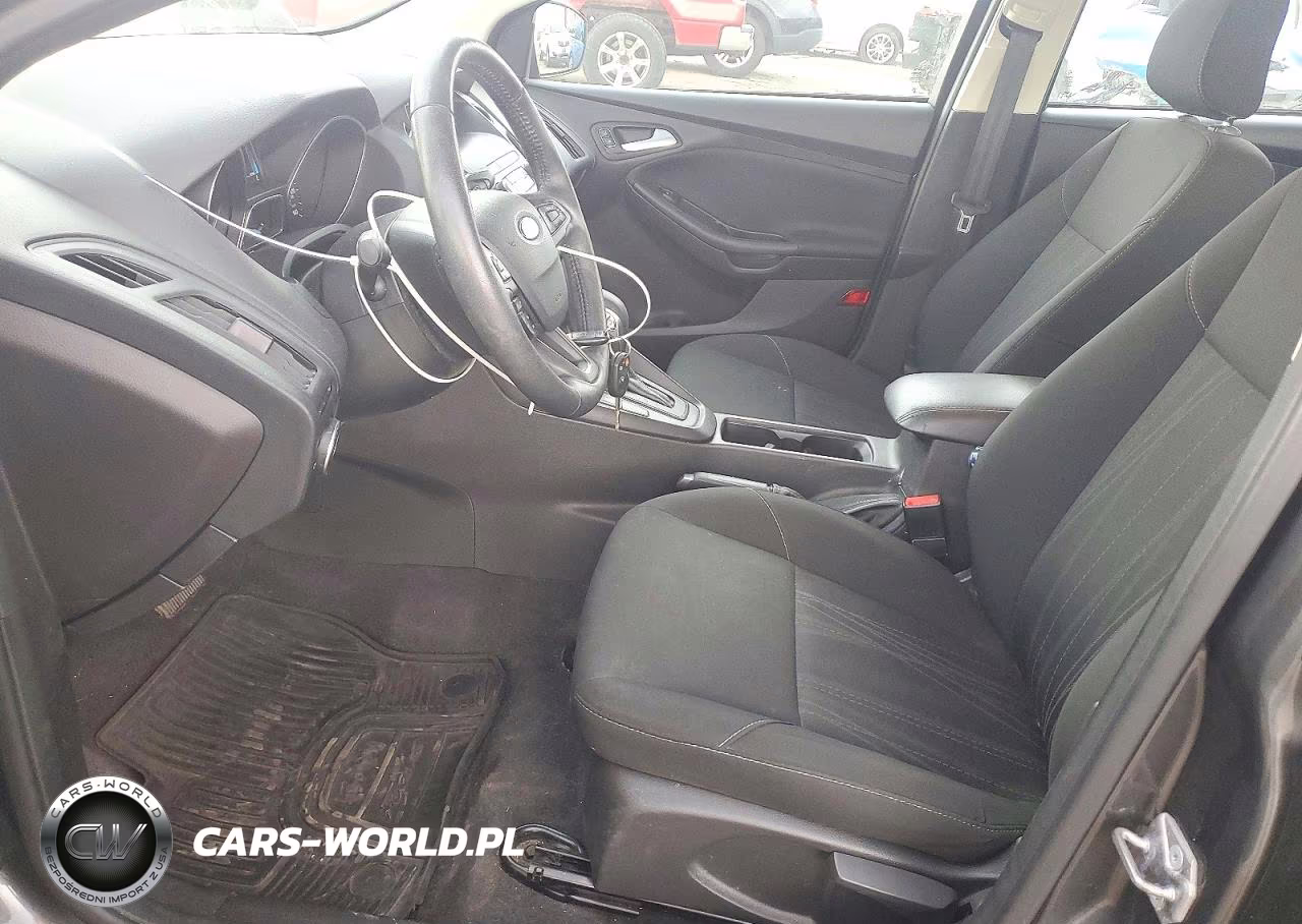 2018 Ford Focus Se VIN:1FADP3F21JL277057 - 7