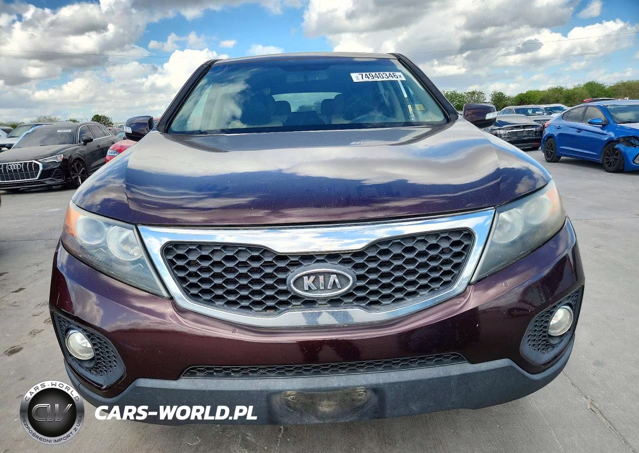 2013 Kia Sorento Lx VIN:5XYKT4A11DG388189 - 5
