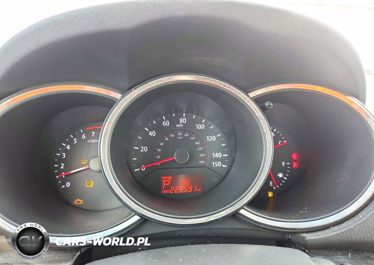 2013 Kia Sorento Lx VIN:5XYKT4A11DG388189 - 9
