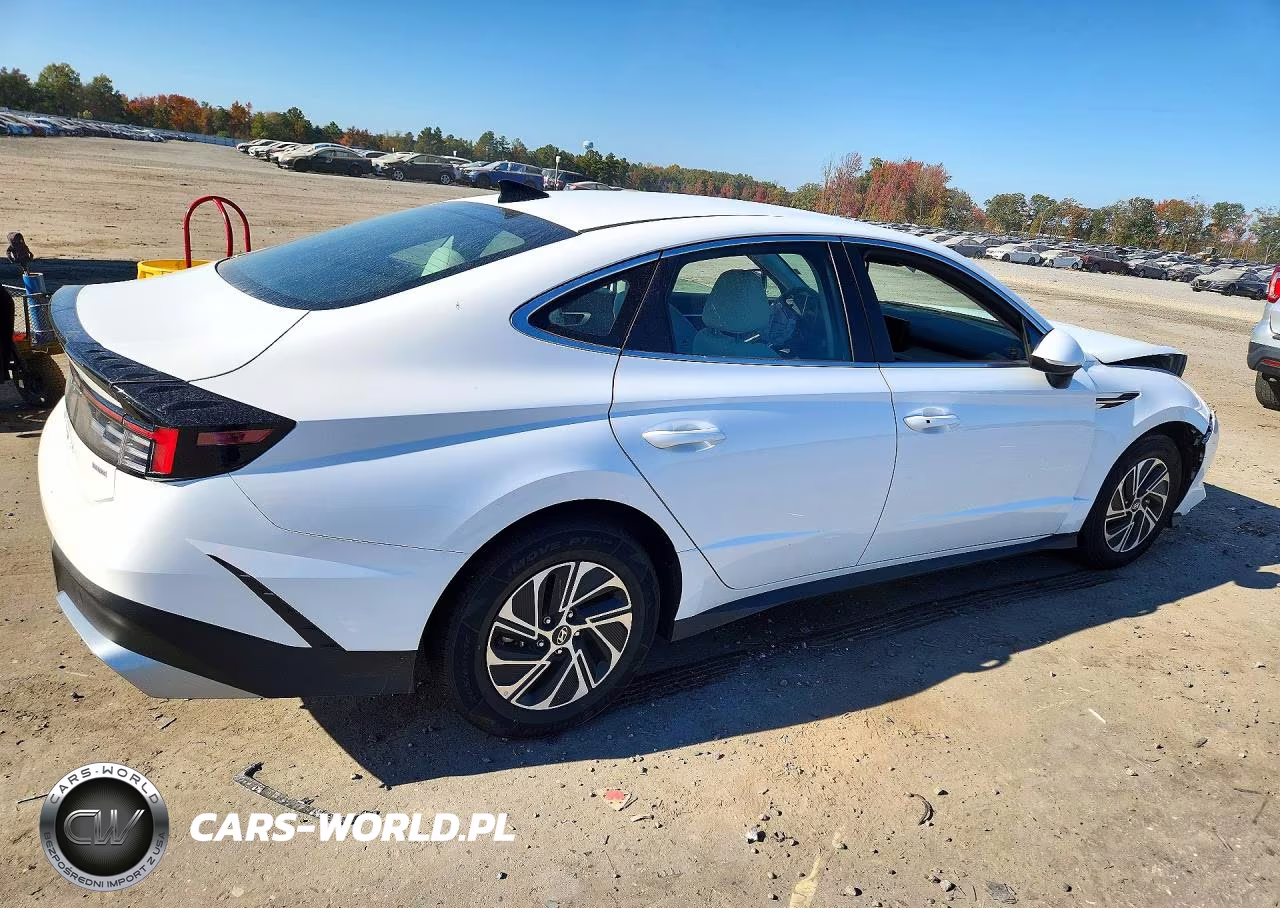 2026 Hyundai Sonata Hybrid Blue VIN:KMHL24JJXTA145305 - 3