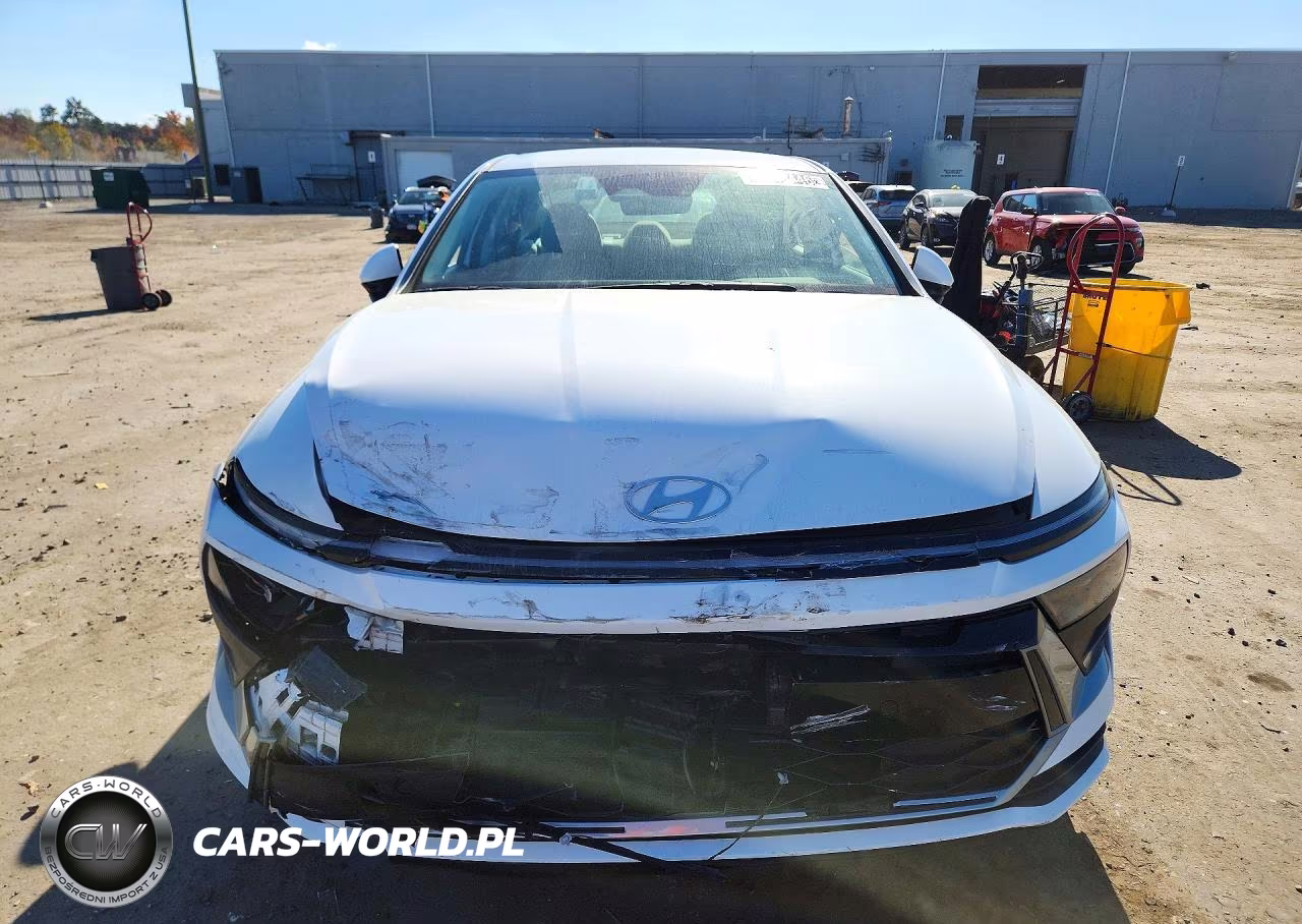 2026 Hyundai Sonata Hybrid Blue VIN:KMHL24JJXTA145305 - 5
