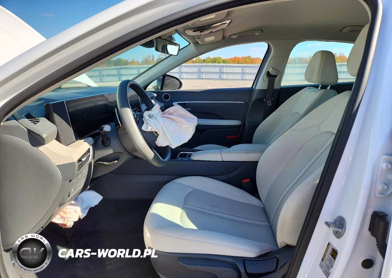 2026 Hyundai Sonata Hybrid Blue VIN:KMHL24JJXTA145305 - 7