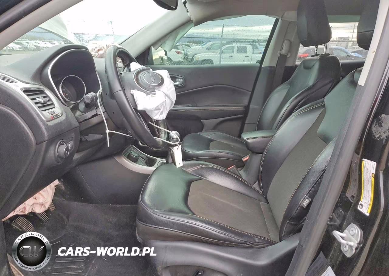 2018 Jeep Compass Latitude VIN:3C4NJDBB8JT117483 - 7