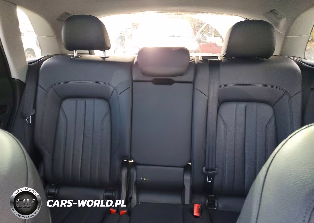 2018 Audi Q5 Premium VIN:WA1ANAFYXJ2140257 - 10