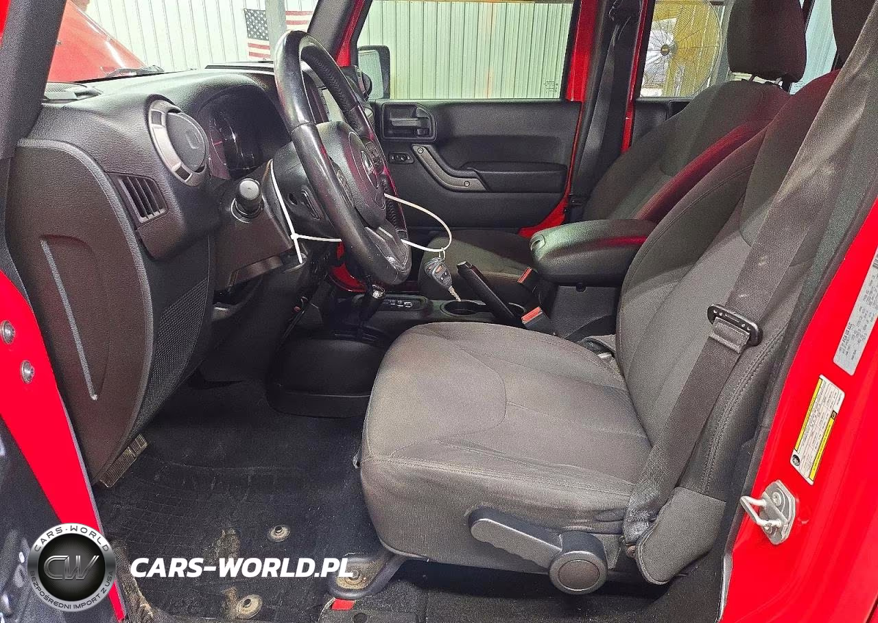 2017 Jeep Wrangler Unlimited Sport VIN:1C4BJWDGXHL589777 - 7