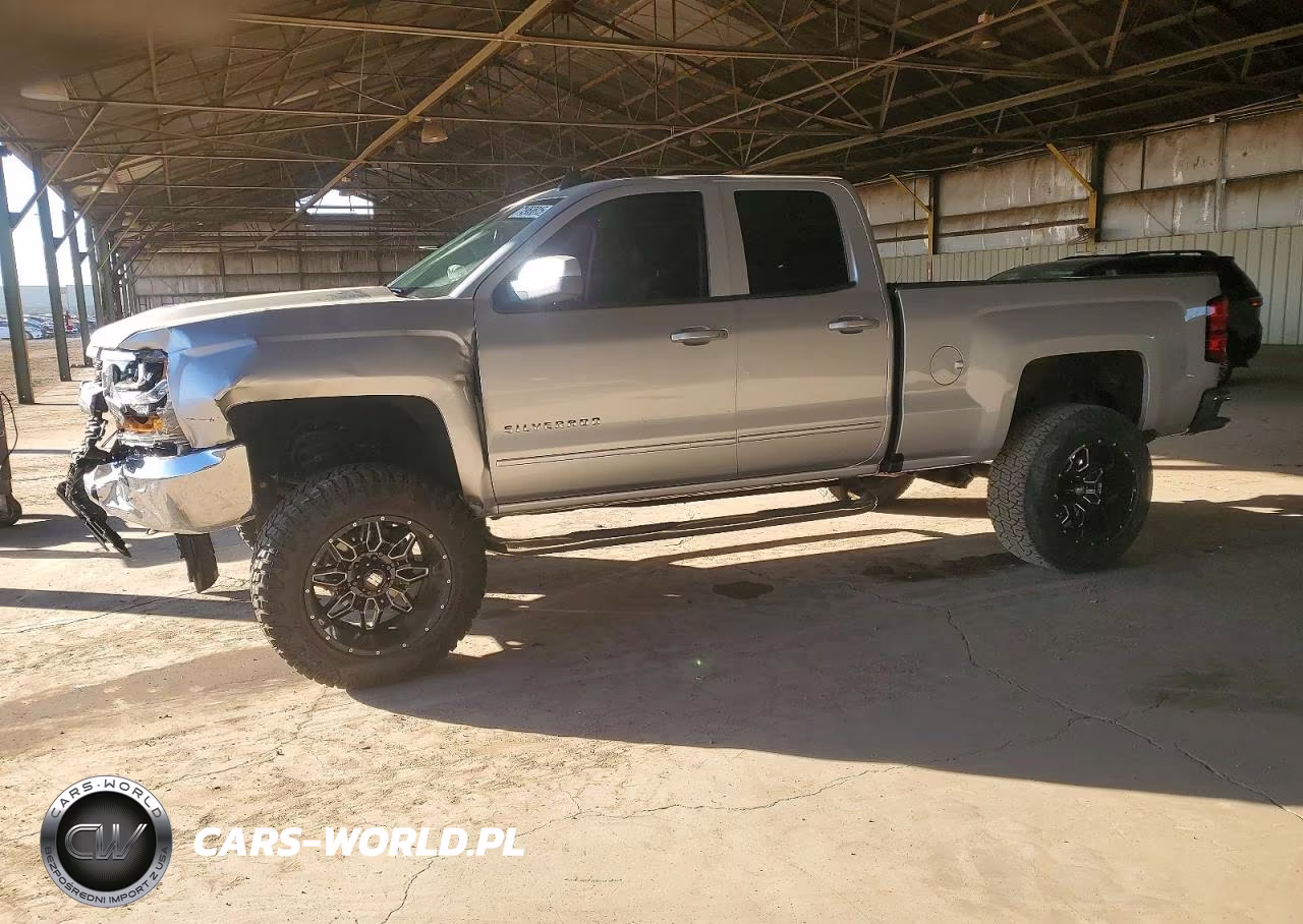2018 Chevrolet Silverado C1500 Lt VIN:1GCRCREH7JZ311021 - 1
