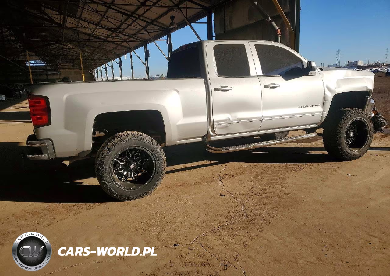 2018 Chevrolet Silverado C1500 Lt VIN:1GCRCREH7JZ311021 - 3