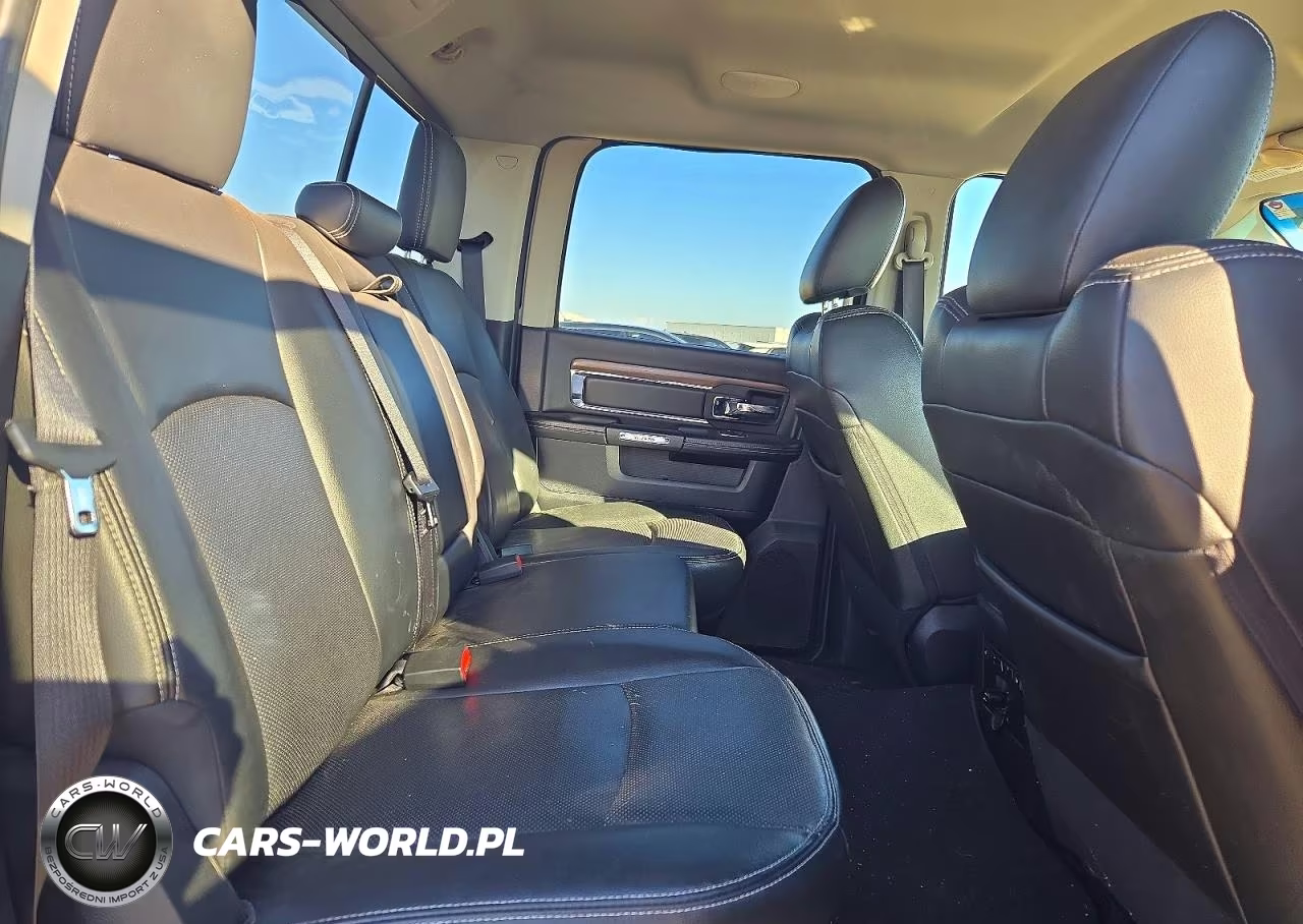 2015 Ram 1500 Laramie VIN:1C6RR7NM8FS580216 - 10