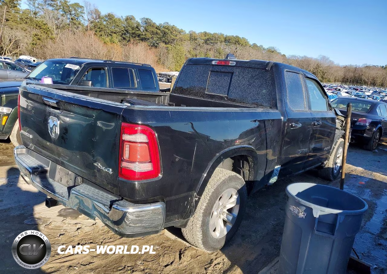 2019 Ram 1500 Laramie VIN:1C6SRFDT2KN751829 - 3