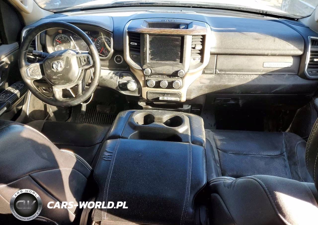 2019 Ram 1500 Laramie VIN:1C6SRFDT2KN751829 - 8