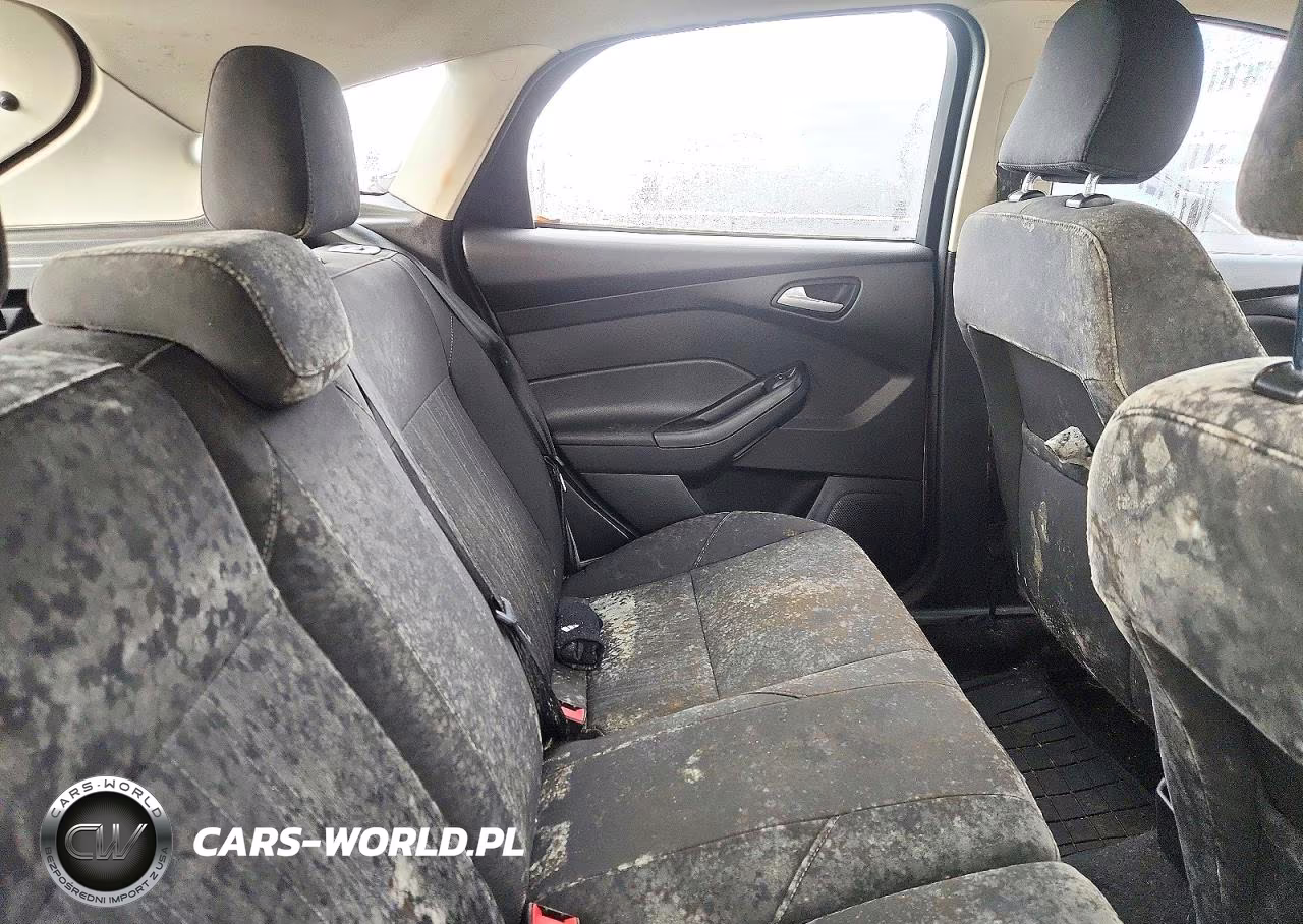 2016 Ford Focus Se VIN:1FADP3K22GL240100 - 10