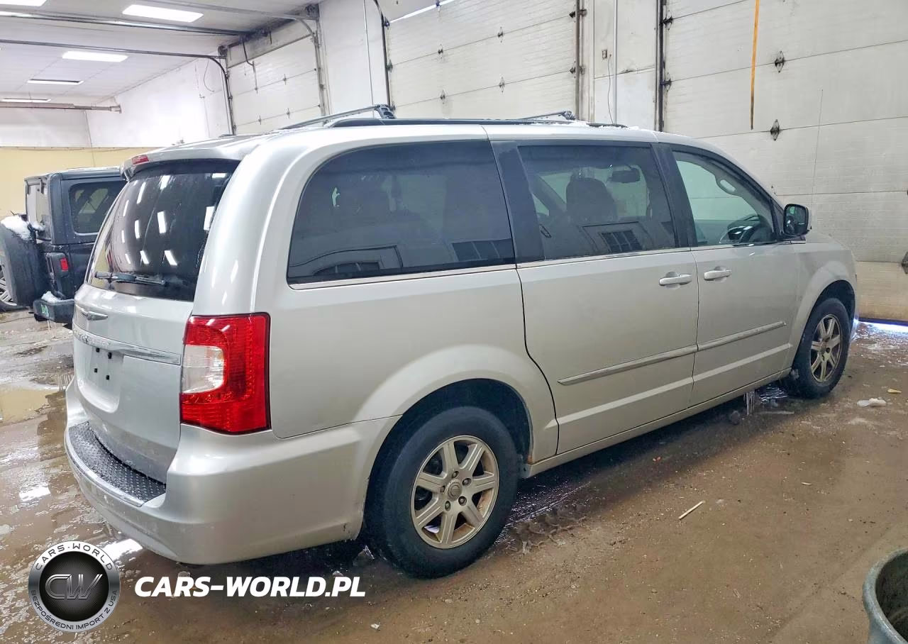 2012 Chrysler Town & Country Touring VIN:2C4RC1BG9CR136992 - 3