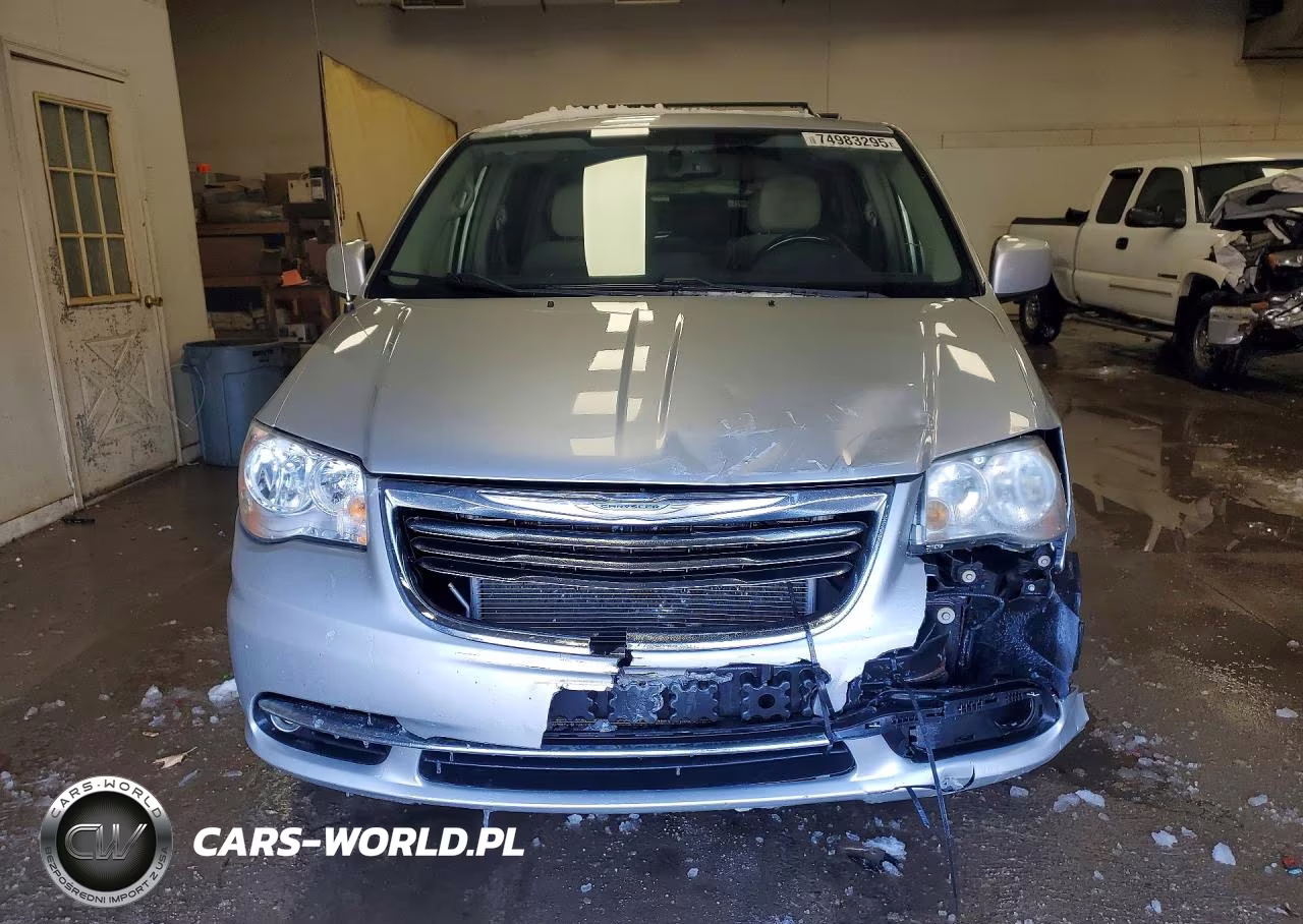 2012 Chrysler Town & Country Touring VIN:2C4RC1BG9CR136992 - 5