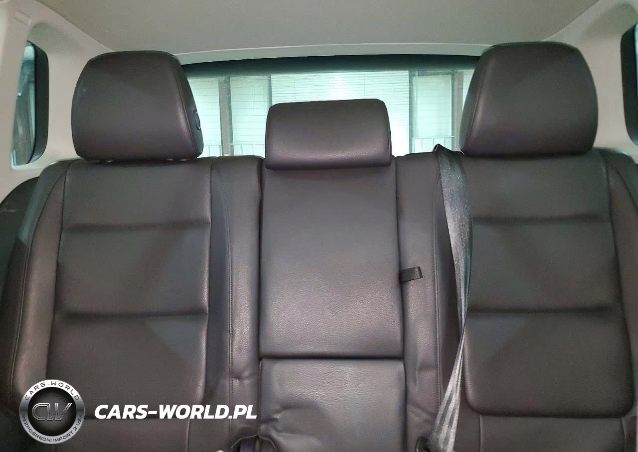 2016 Volkswagen Tiguan S VIN:WVGBV7AX5GW528960 - 10