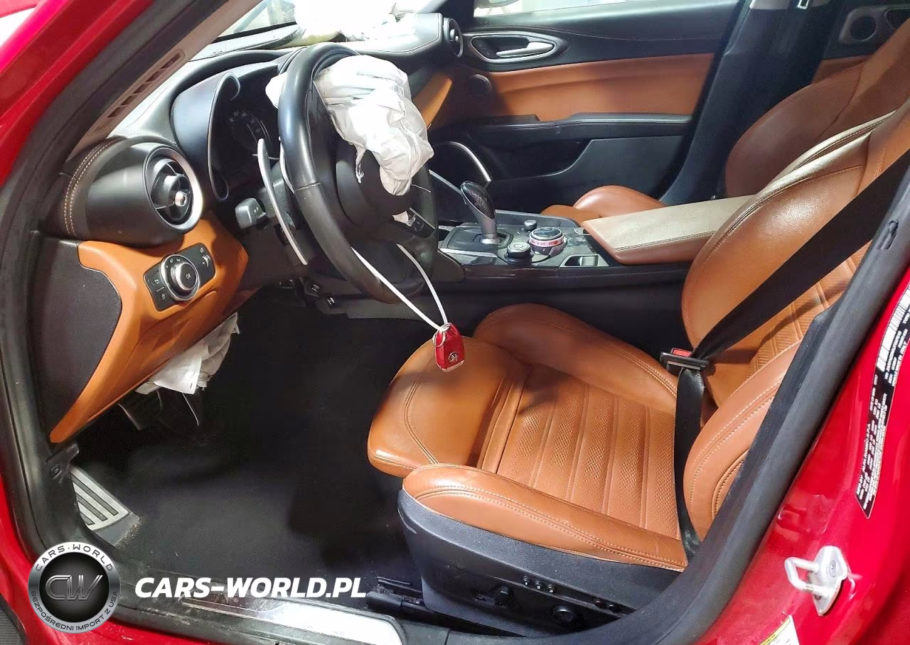 2018 Alfa Romeo Giulia Ti Q4 VIN:ZARFAEENXJ7567615 - 7