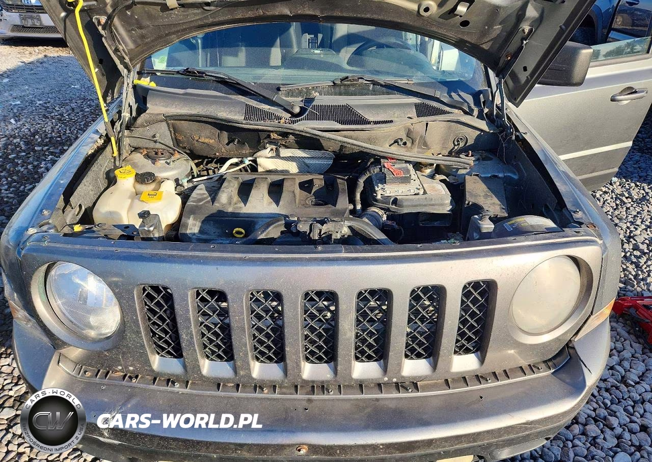 2014 Jeep Patriot Latitude VIN:1C4NJPFB7ED563096 - 11