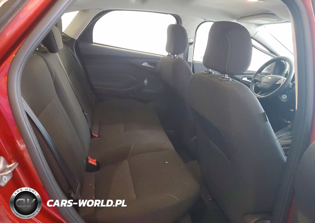 2018 Ford Focus Se VIN:1FADP3F25JL276879 - 10