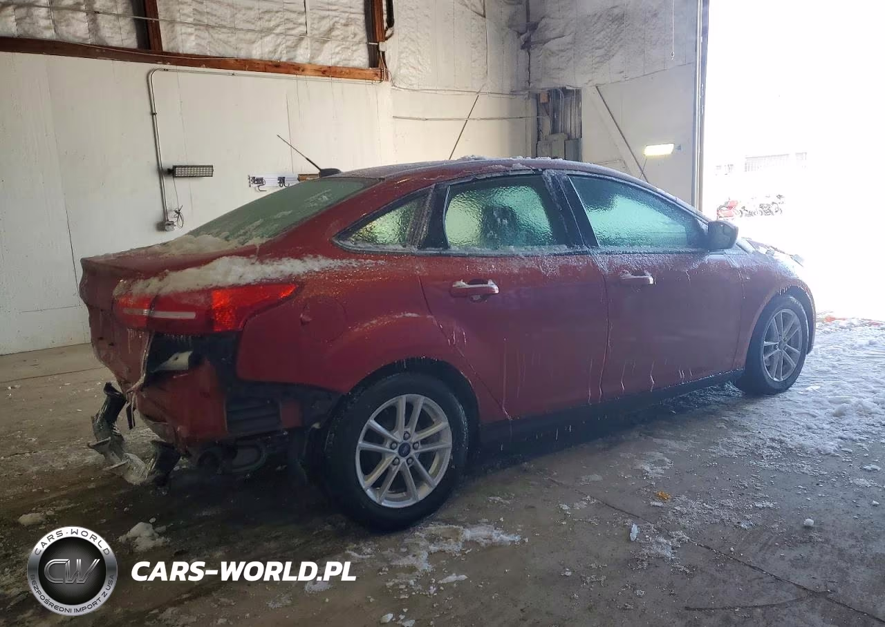 2018 Ford Focus Se VIN:1FADP3F25JL276879 - 3